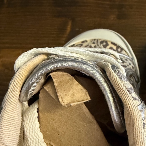 Coach Barrett Signature Silver Grey Leopard Ocelot Print Women's Sneakers 6.5 - Picture 7 of 15